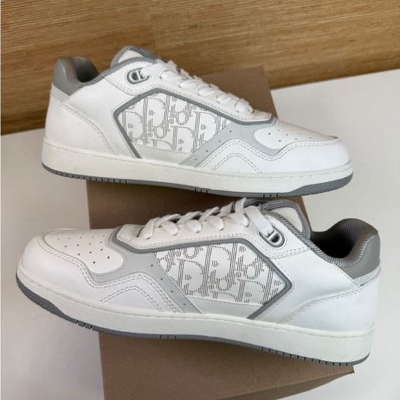 Dior Men's White and Gray Sneakers New - Picture 2 of 4